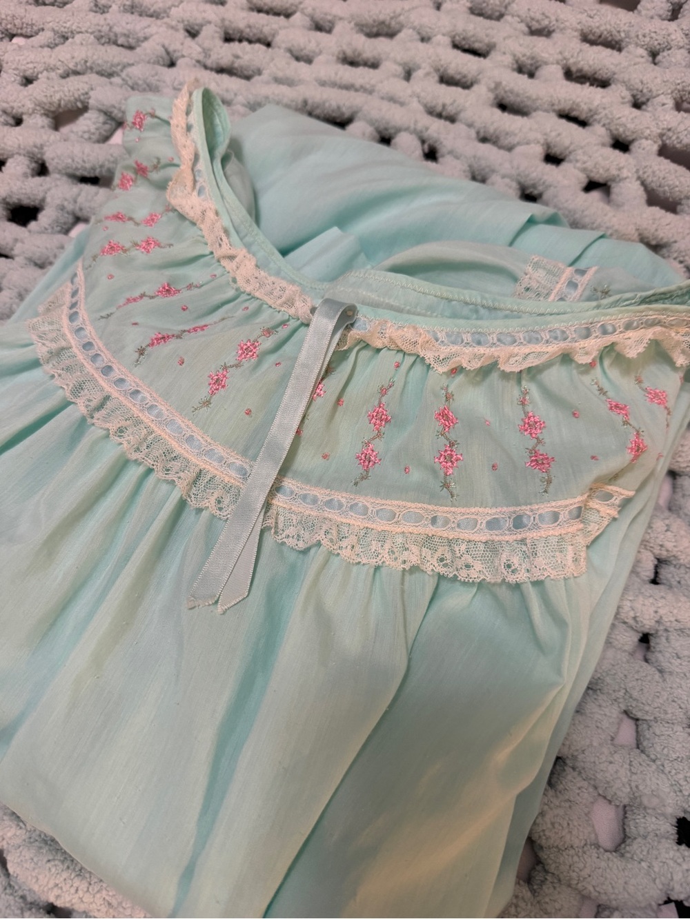 Melissa by Barbizon Vintage Light Aqua Nightgown with Delicate Lace Yoke Sz Med - Picture 15 of 17